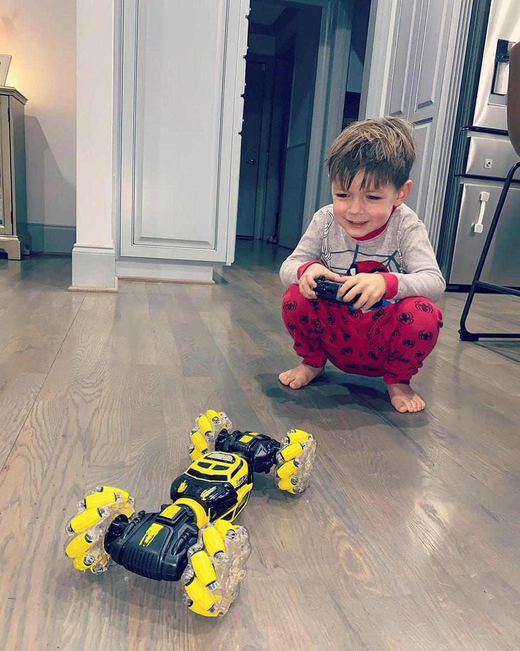 Remote Control Car 1:16 4WD Crawler 12.5MPH with 2 Rechargeable Batteries C2506